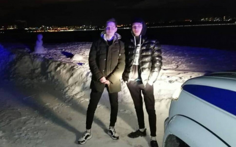 В Чебоксарах два 18-летних парня гуляли по Волге и заблудились