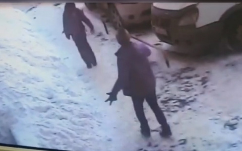 Дебоширы перед угоном маршрутки нападали на подростков с ножом