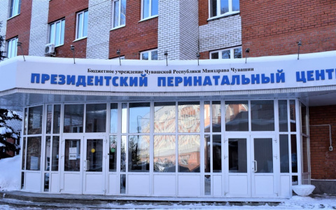 В Чебоксарах спасли девочку, которая родилась с весом 480 граммов