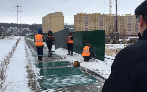В Чебоксарах дорогу построили под высоковольтной линией и теперь думают, что с этим делать