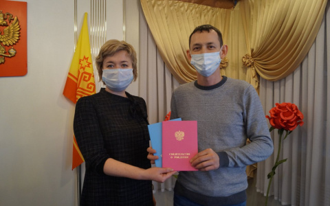 В семье новочебоксарцев родилась королевская двойня: теперь у них пятеро детей