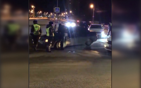 В Чебоксарах на сходку автолюбителей нагрянули пять экипажей ГИБДД