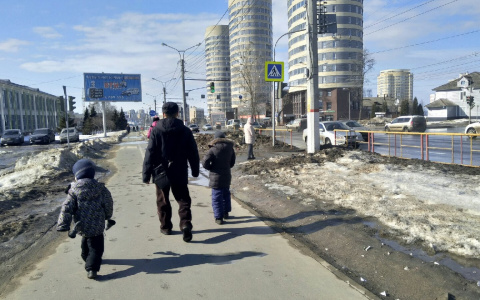 Для тех, кто не успел: жители Чувашии могут получить по 5000 рублей на детей до восьми лет