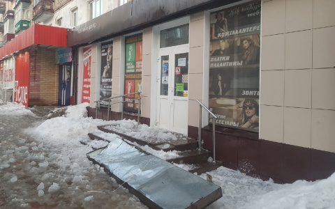 Шумерлинцы боятся ходить по городу из-за падающих снежных льдин
