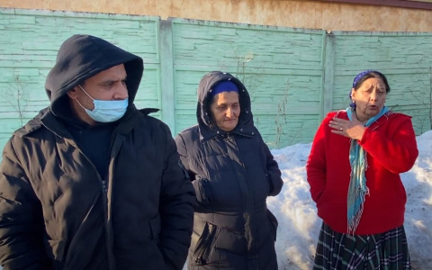 Цыганский табор из Альгешево о своем выселении: “Власти нам говорят, что мы всем мешаем”