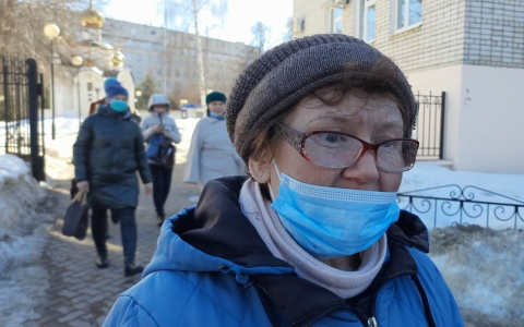 Чебоксарка потеряла работу и торгует носками, а власти штрафуют три раза в день