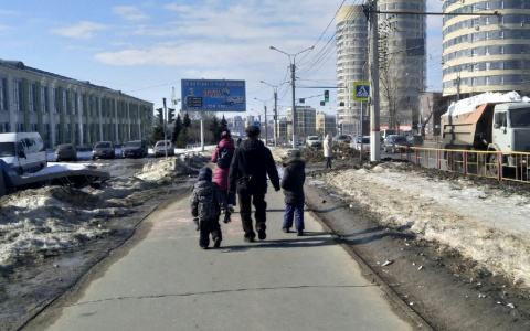 Начали действовать новые правила по выплатам на детей от 3 до 7 лет