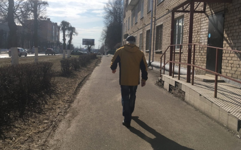 Мужчина влюбился в девушку с сайта знакомств и подарил ей 400 тысяч рублей