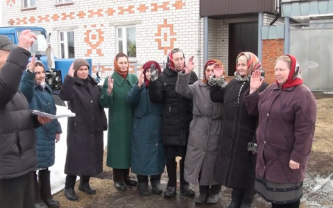 Жители чувашской деревни решили в знак протеста прекратить сдавать молоко по дешевке