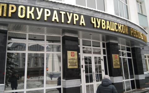 Условия жизни троих детей, которые отравились угарным газом вместе с родителями, проверит прокуратура