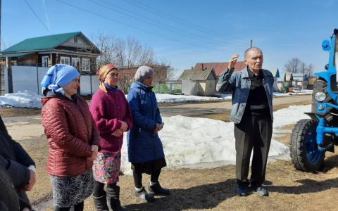 Жители ядринской деревни о несправедливых ценах на молоко: "Хотим дотации от государства"
