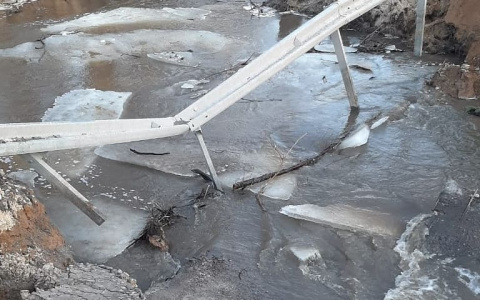 В Шумерле окончательно смыло временную дорогу регионального значения