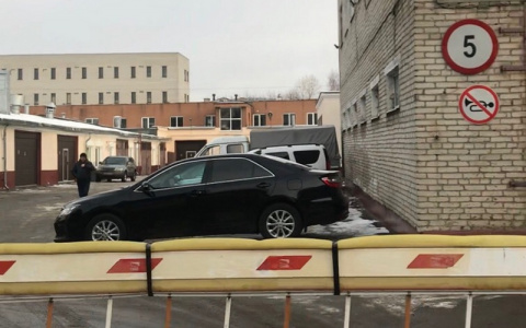 Власти Чувашии распродают 8 казенных авто: есть и Volkswagen Phaeton, и Mercedes Benz