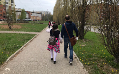 Путинские выплаты на школьников получат и родители будущих первоклассников