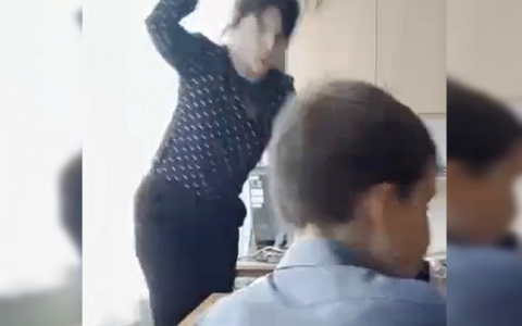 Родители школьников возмутились методами педагога начальных классов: "Детей оскорбляет, угрожает поставить на учет"