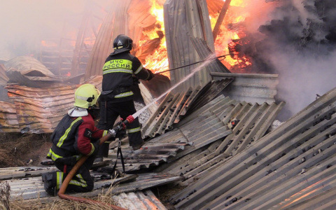 Пожару на складе в Чебоксарах присвоили второй ранг сложности