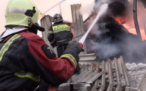 Названа предварительная причина пожара на складе в Чебоксарах