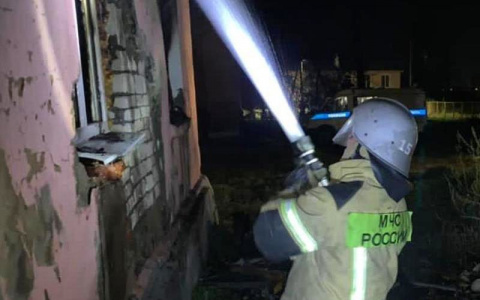 В Канаше ночью в сгоревшей квартире нашли тела двух неизвестных людей