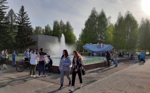 В Новочебоксарске открыли фонтан за 20 млн рублей: "Тут была чаша, которая заполнялась дождевой водой"