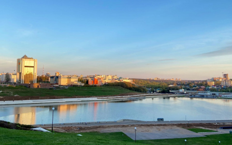 Синоптики спрогнозировали в понедельник жару и местами грозы