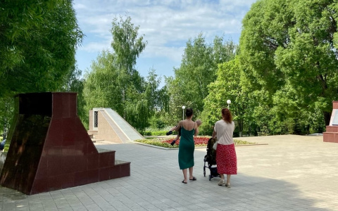 Небогатые семьи Чувашии получили выплату за май на первого ребенка