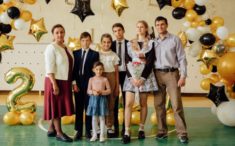 Бывшая медсестра стала предпринимателем и воспитывает семерых детей: "Ведем здоровый образ жизни, любим спорт"