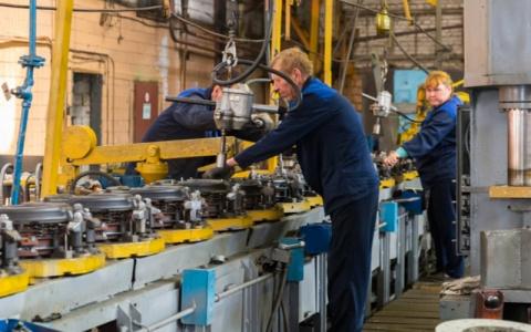 Власти обещают вывести Чебоксарский агрегатный завод из кризиса