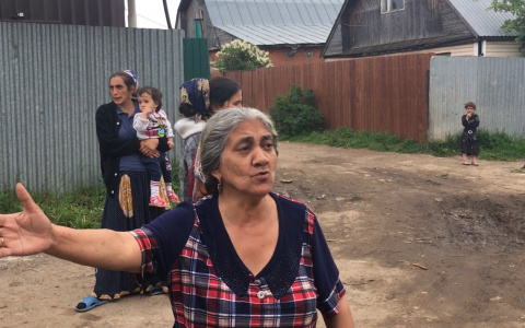 Цыганский табор из Альгешево выселяют на улицу: “Нам дали время - неделю, что будет после этого, мы не знаем”