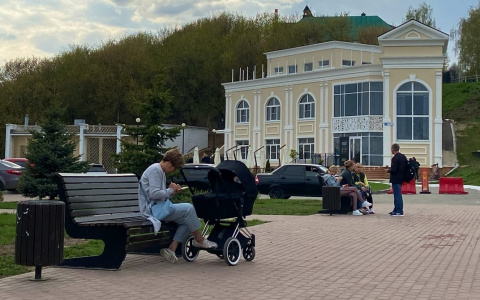 Путин подписал закон о поддержке семей с детьми и беременных