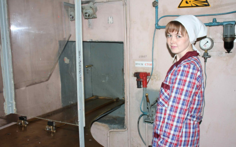 Девушка успевает работать на заводе, вышивать иконы и обучаться массажу: “В 45 лет я могу выйти на пенсию”