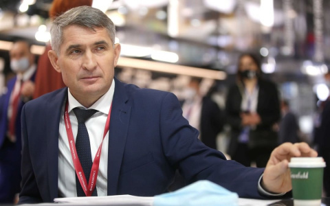 Николаев объяснил митинги молодежи скукой после коронавируса