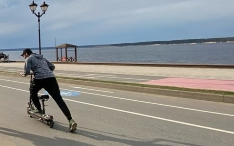 Чебоксарец взял самокат в прокате и заплатил в два раза больше: "Пришел домой и у меня снова списали деньги"