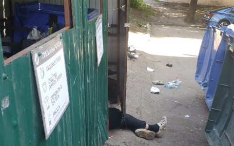 Чиновники решили судьбу бомжей, поселившихся на контейнерной площадке в центре Чебоксар