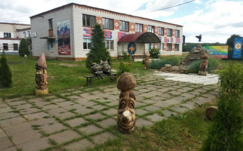 На директора детского лагеря “Звездный” завели уголовное дело: его обвиняют в получении взятки