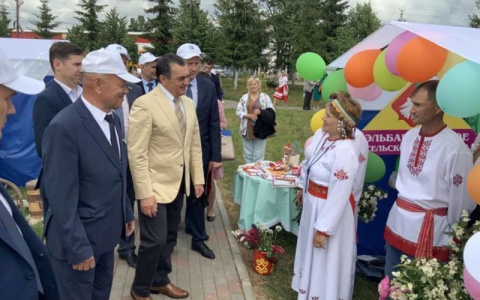 Сенатор Федоров получил особенную награду в Мариинском Посаде