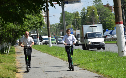 Чиновники встали на самокаты и отправились проводить рейды в Чебоксарах