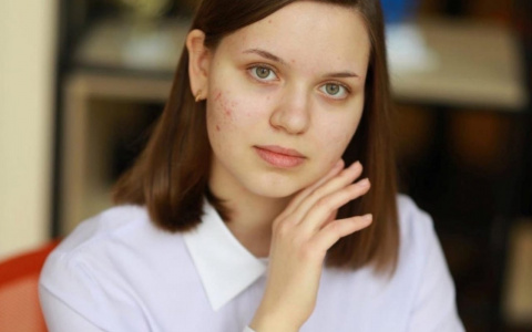 Выпускница чебоксарской школы сдала два ЕГЭ на 200 баллов