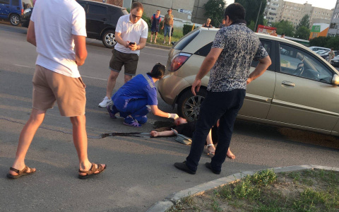 В Новочебоксарске иномарка сбила двух девочек на зебре