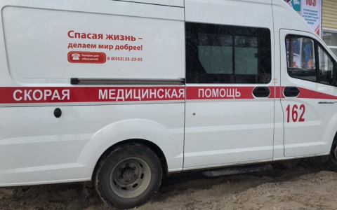 В Новочебоксарске из окна четвертого этажа выпал двухлетний ребенок