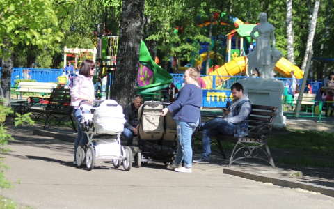 Путин поручил расширить льготную ипотеку для семей с детьми