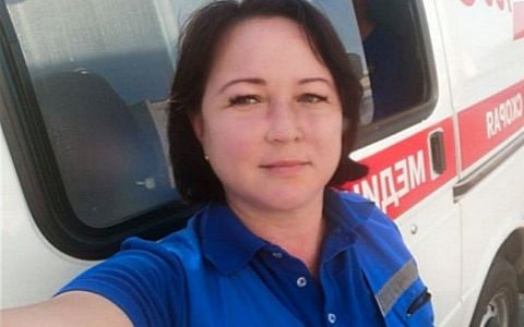 Фельдшер рассказала, как "задержала" воображаемых преследователей пациента, из-за которых он не садился в скорую
