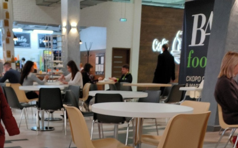 В кафе и ресторанах Чувашии появятся зоны, куда пустят лишь привитых или со справкой