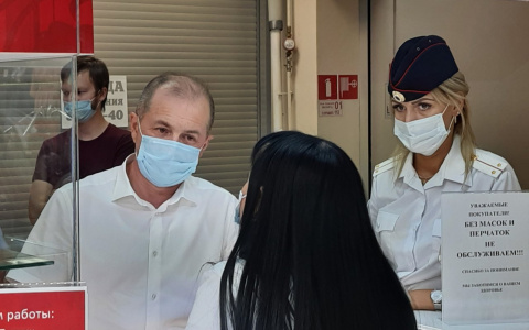 В Новочебоксарске провели масочный рейд: нарушителей поймали, но некоторым удалось ускользнуть