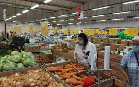 Жители Чувашии стали получать QR-коды для беспрепятственного похода в кафе и магазины