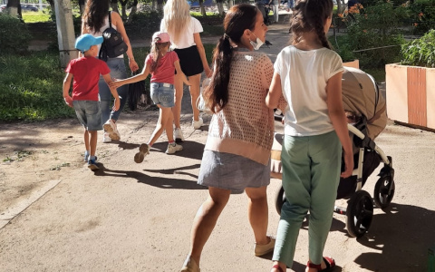 Многодетные семьи смогут получить 450 тысяч рублей