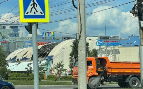 В Чебоксарах торговый центр "Гранд сити" остался без крыши