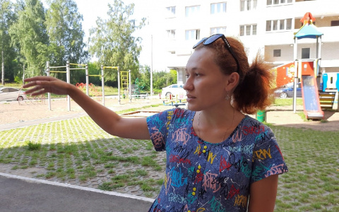 Жители Восточного о своем районе: "Обещали как в СЗР, а ходим по грязи среди машин"