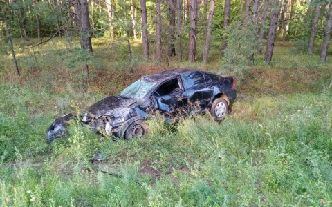 В Чувашии водитель вылетел в кювет и был придавлен своим авто