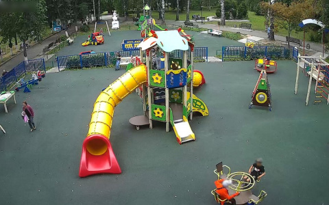 В детском парке Шумерли играет шансон: "Очень интересно, кто отвечает за музыкальное сопровождение"