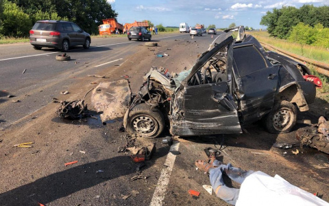 Возле Чебоксар произошло смертельное ДТП с тремя машинами